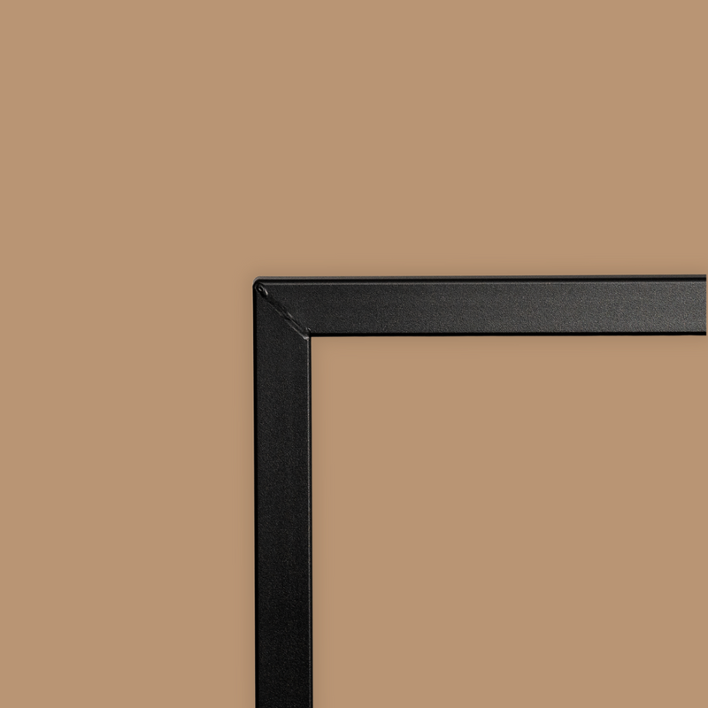 Frame Leonardo - Matt schwarzer Eisenkleiderständer mit Marmor-Optik